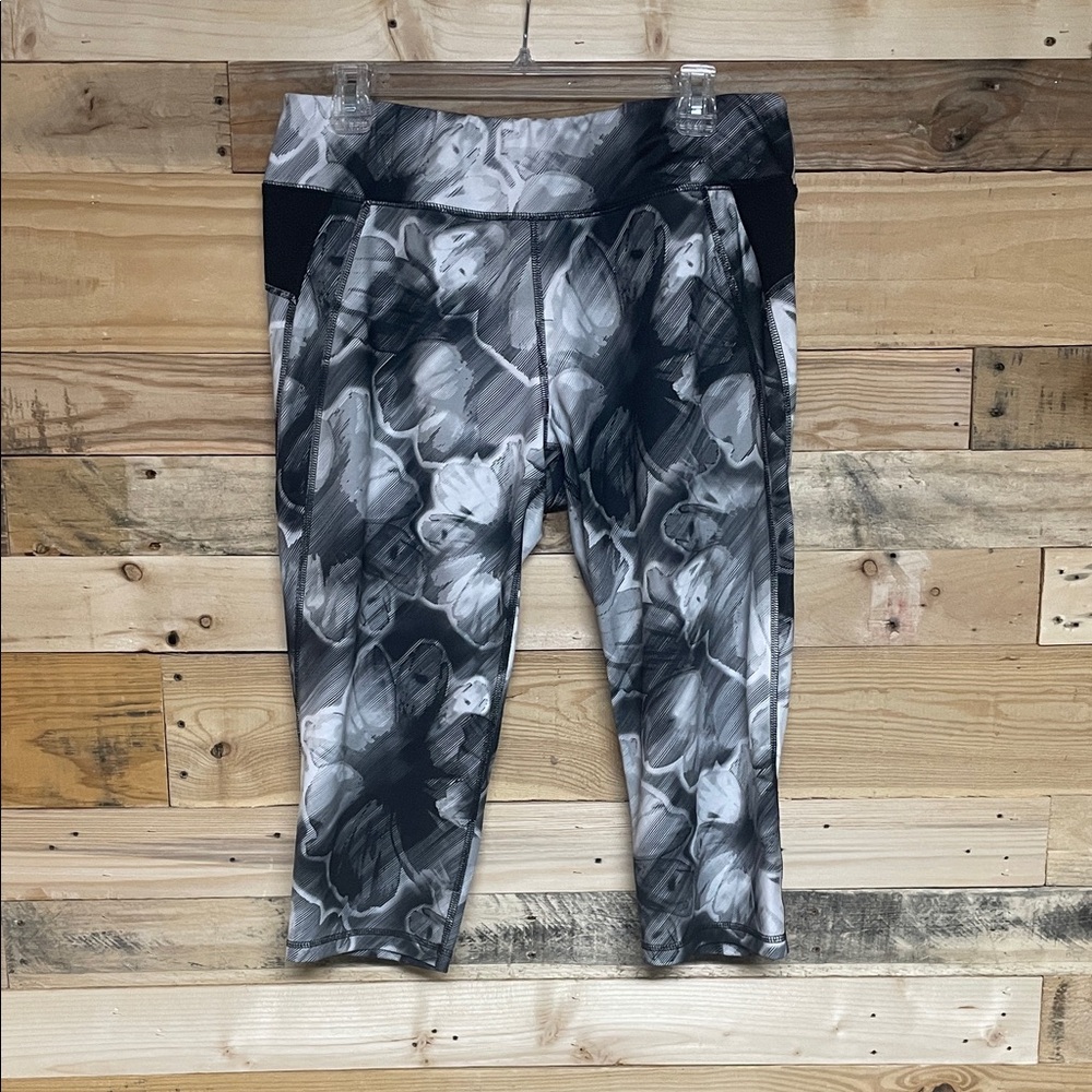 Tek Gear size XL Black and Gray Floral Dry Tek Leggings
